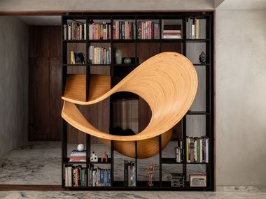 Open plywood bookcase LOOP BOOK SHELF andblack