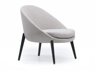 Poltroncina in tessuto con braccioli LIDO Minotti