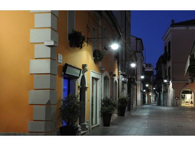 MAIA Wall-mounted street lamp By Neri | design Domenico Neri