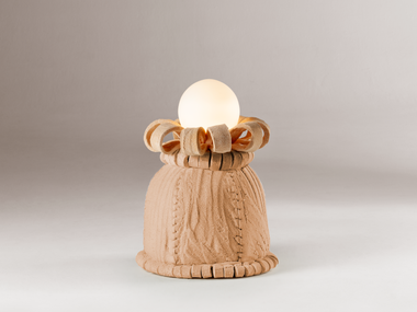 Handmade resin table lamp MARJORELLE IRIS Dooq Details
