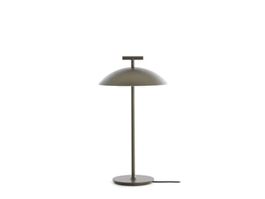 Lampada da tavolo a LED in acciaio con presa elettrica MINI GEEN-A PLUG VERSION