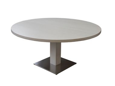 Round oak table OXFORD Deodara
