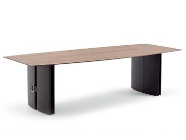 Table with leather-upholstered legs ONDA paolazani