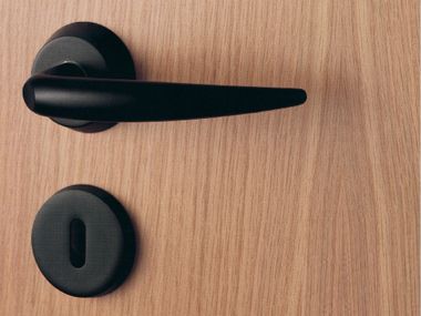 Maniglia in ottone CALLIOPE KLEIS