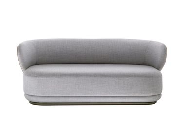 HAP 2-er Sofa aus Stoff By HC28 Cosmo | design Christophe Delcourt