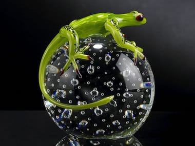 Glass decorative object SPHERE WITH GEKO