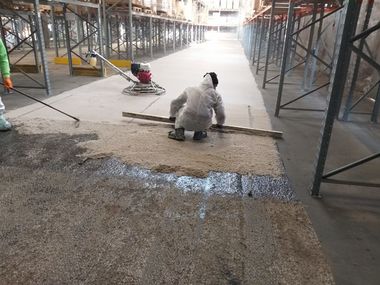 Binders for multipurpose screeds