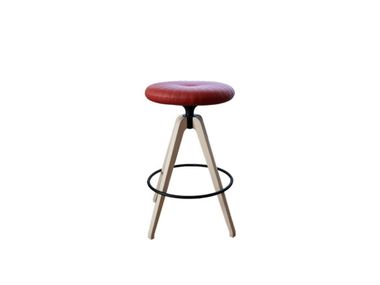 turna-round-stool-with-footrest-by-tonon-design-martin-ballendat