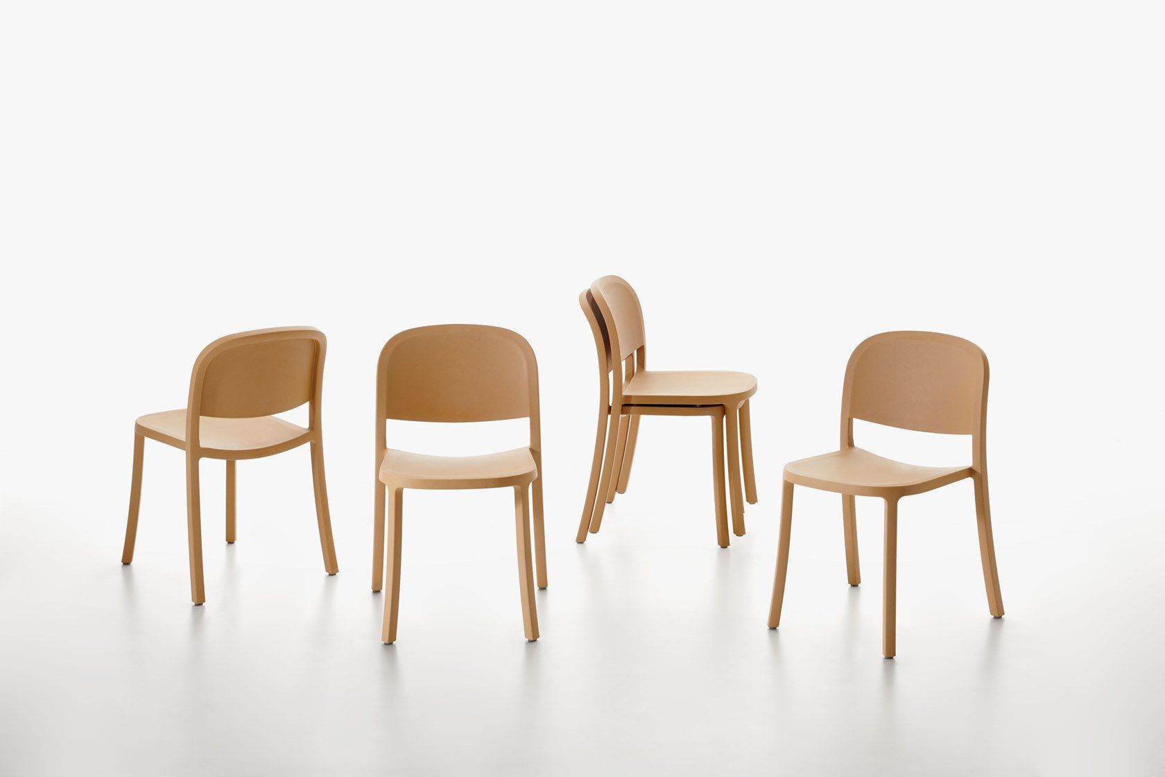 Stackable recycled material chair 1 INCH RECLAIMED By Emeco design Jasper Morrison