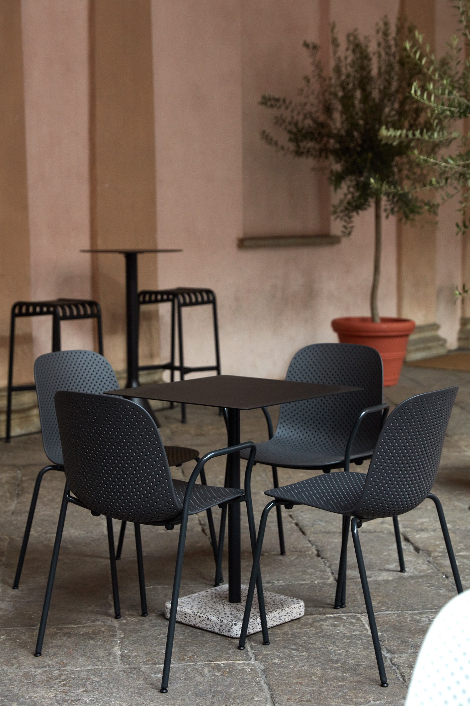 Hay Chair Stackable 13EIGHTY Stackable polypropylene chair with armrests By Hay | design ...