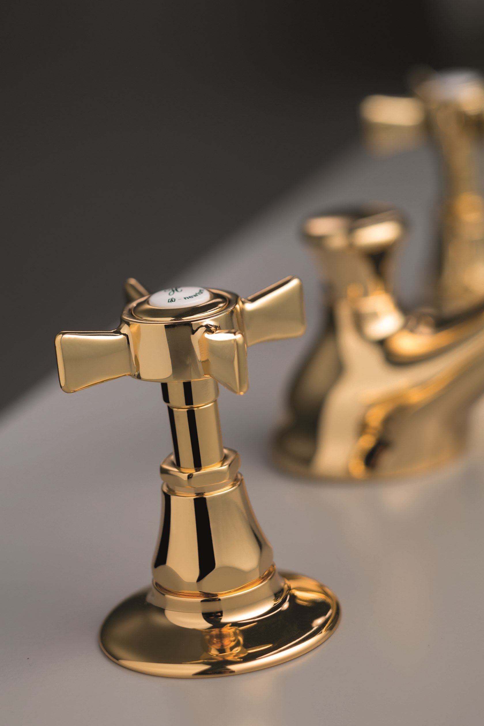 DAYTIME by newform - Rubinetto per lavabo a 3 fori da piano - 2