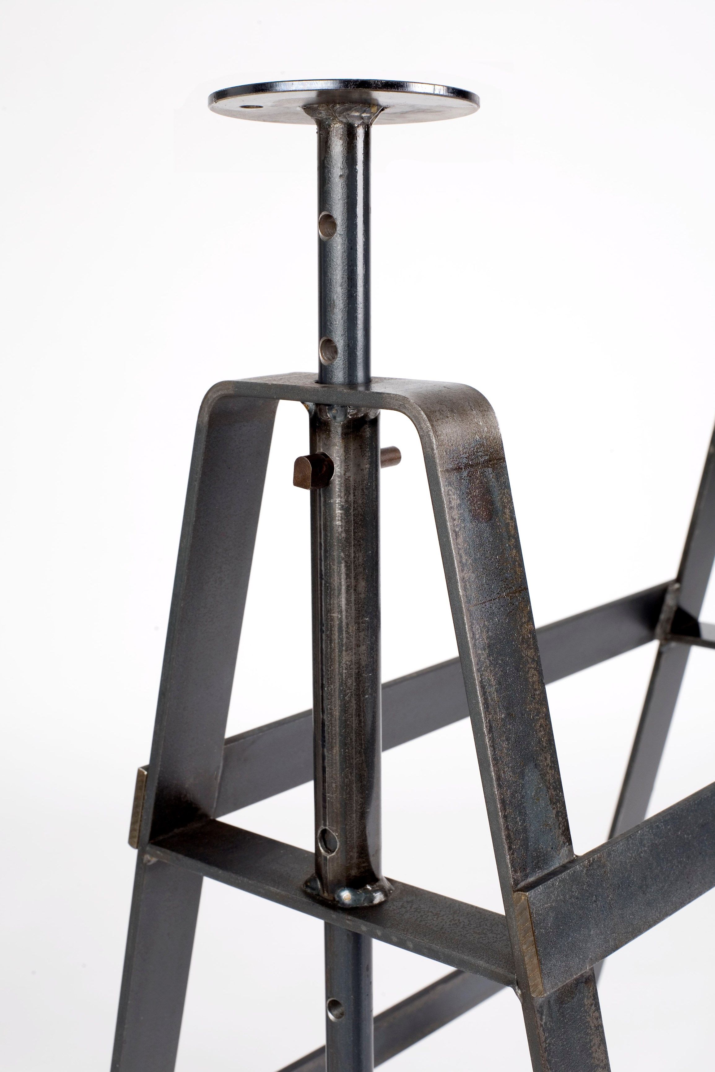 AFFE by Atelier Haußmann - Cavalletto in acciaio - 2