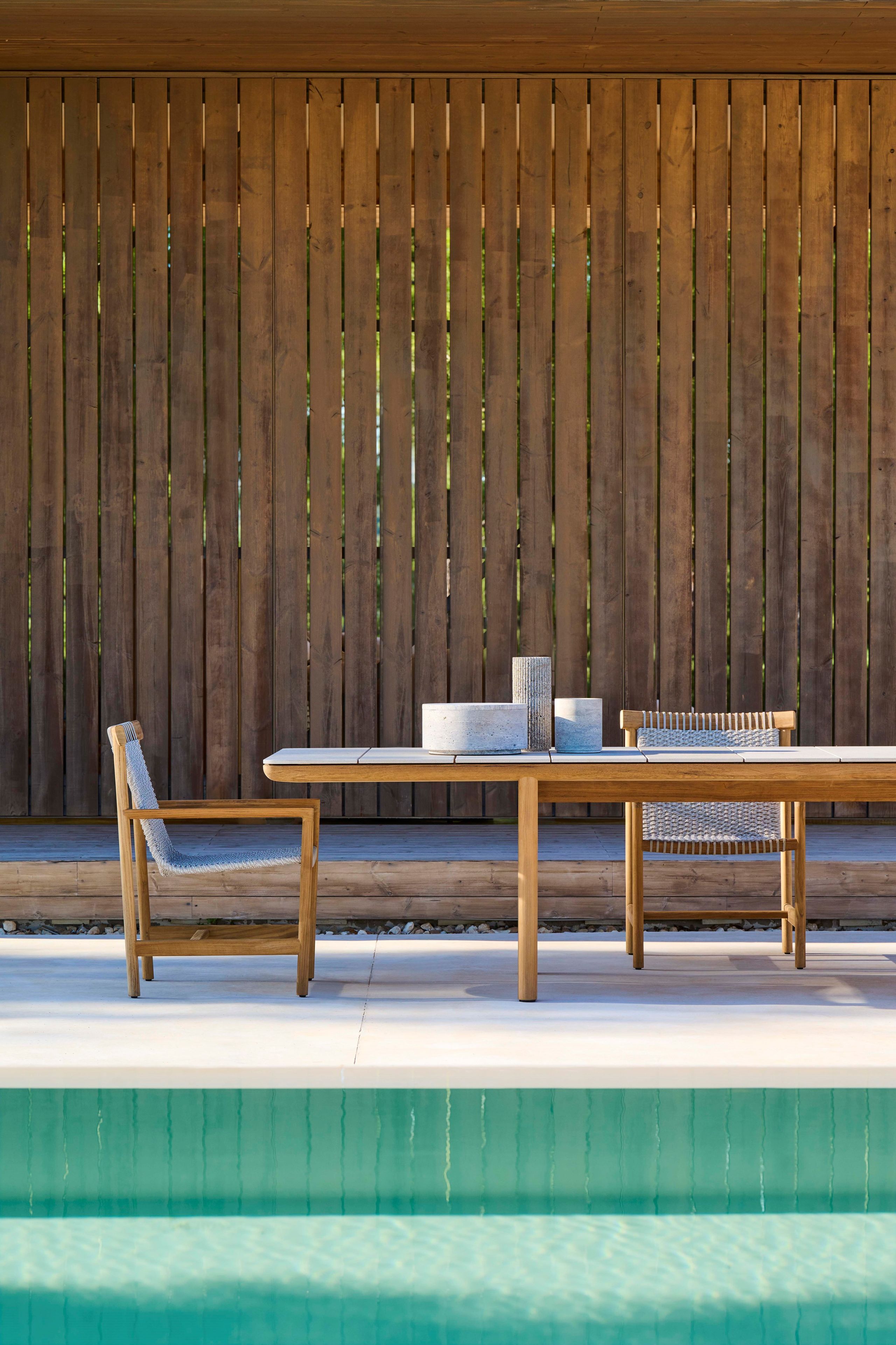 AMANU Rectangular teak dining table By TRIBÙ