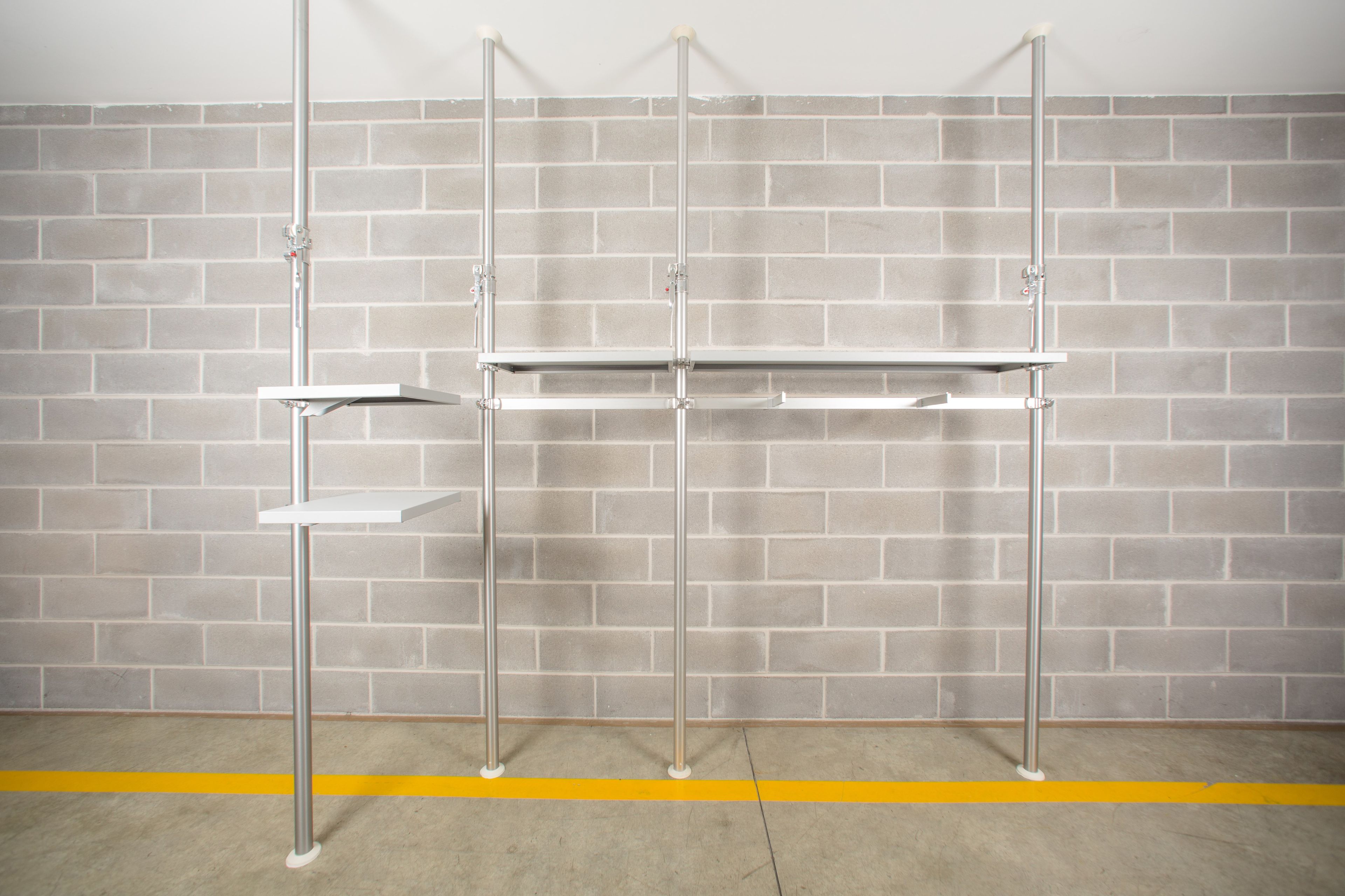 Modular retail display unit AUTOPOLE By ALU