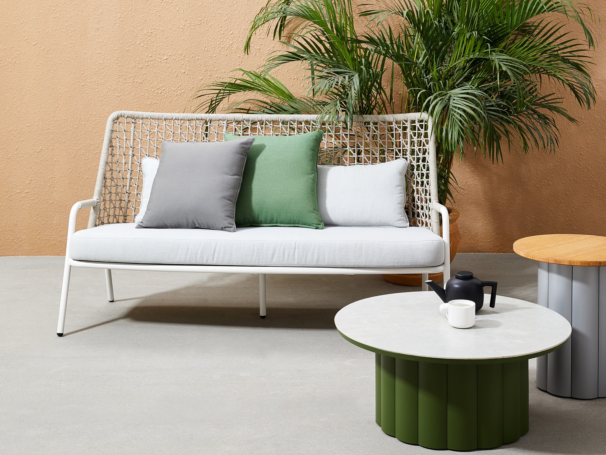 BANYAN TREE 2 seater garden sofa By Kun Design design Kun Qi