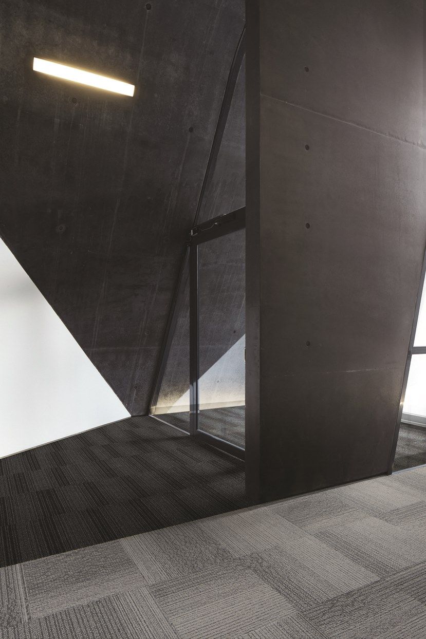 BARRICADE by Interface® - Moquette in Nylon® a quadrotte - 2