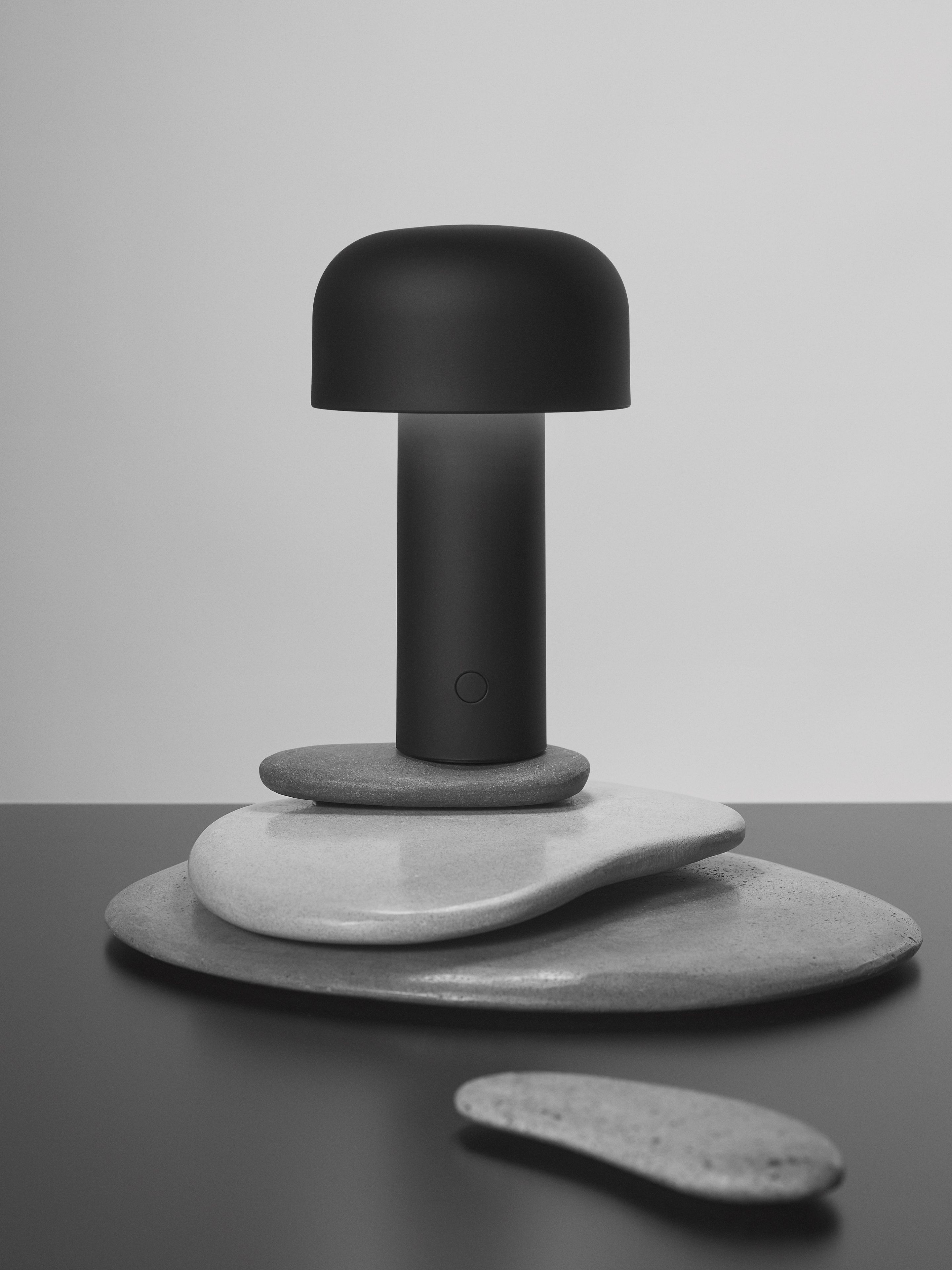 BELLHOP MATT BLACK Table lamp By Flos design Barber & Osgerby