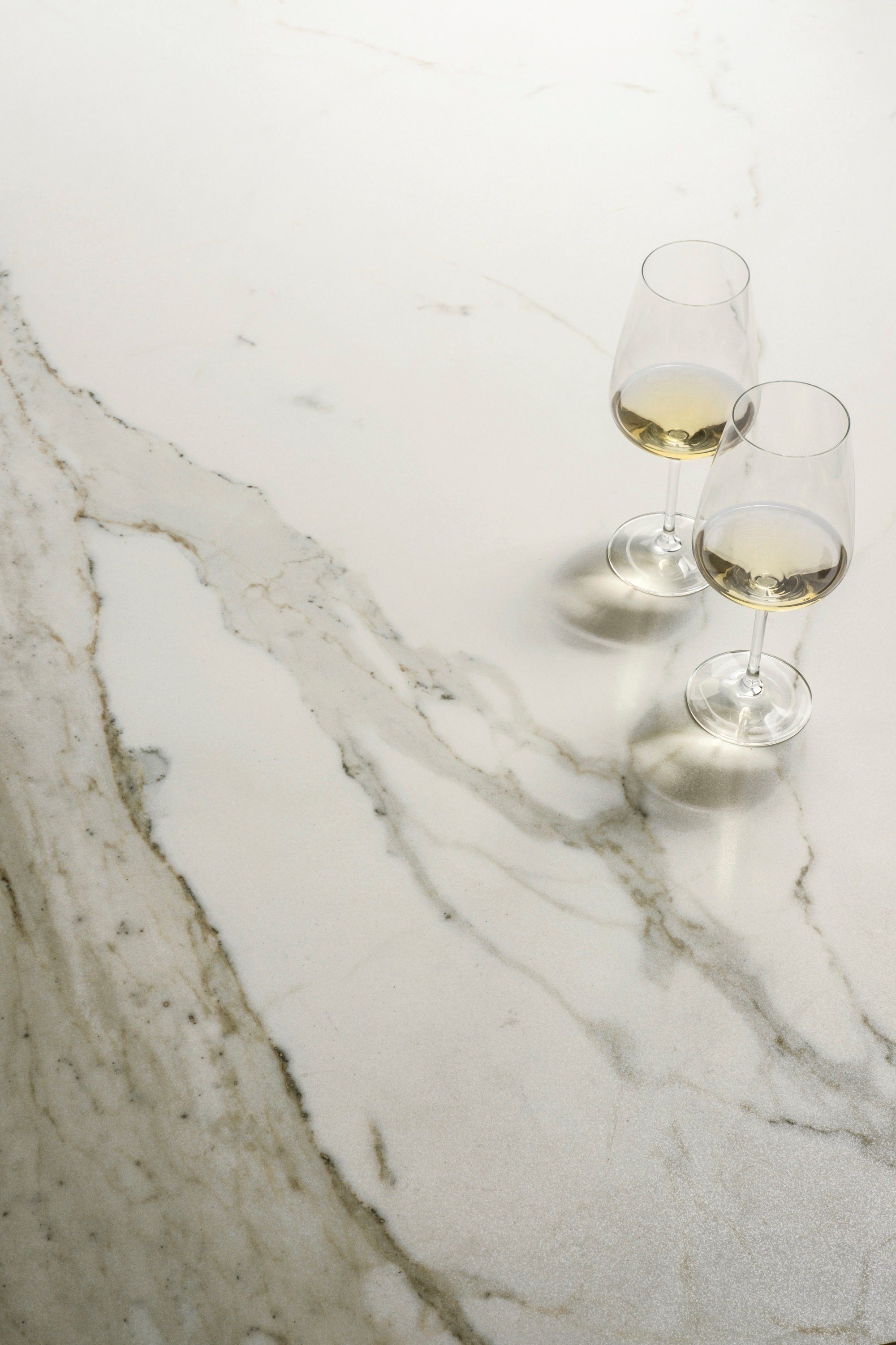 CALACATTA by Sapienstone - Top cucina in gres porcellanato a tutta massa effetto marmo - 4