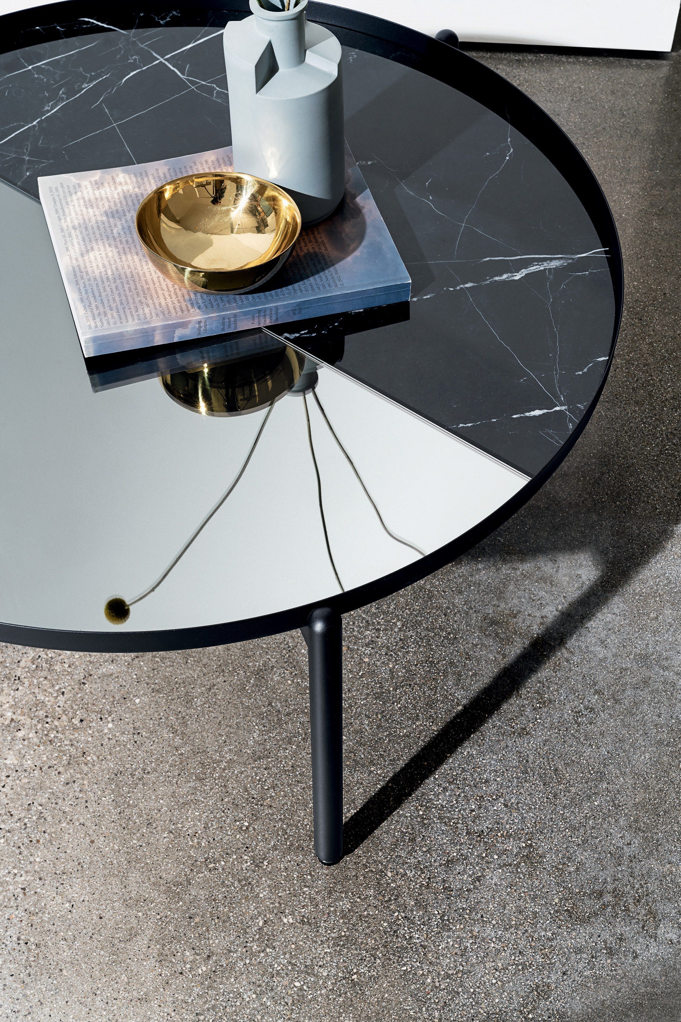 CAMPOS Round coffee table By Sovet italia design Altherr Désile Park