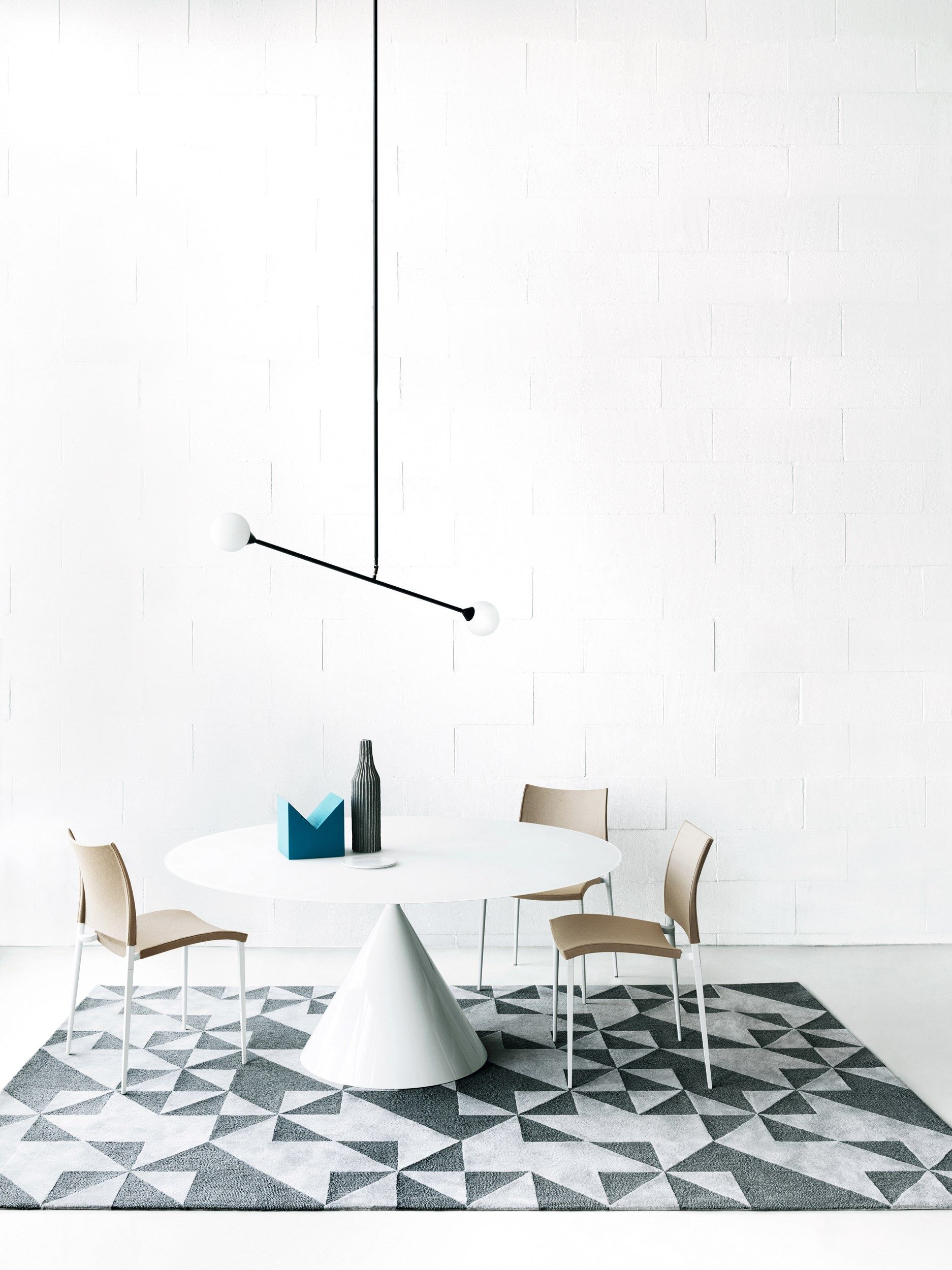 CLAY by Desalto - Tavolo rotondo con piano in cristallo - 3