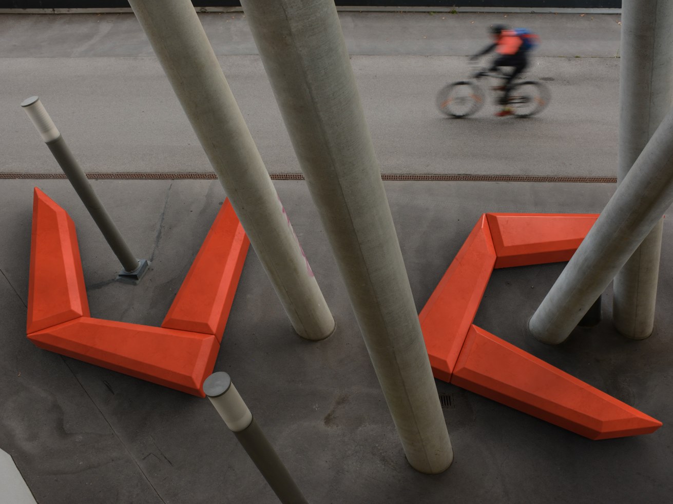 COFFINE LOUNGE Modular backless polyethylene bench By miramondo