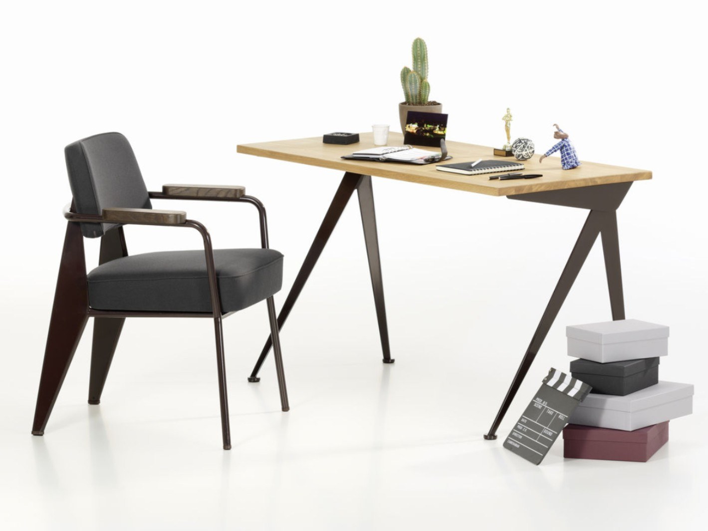 Vecta Desk COMPAS DIRECTION Rectangular solid wood writing desk By Vitra | design ...