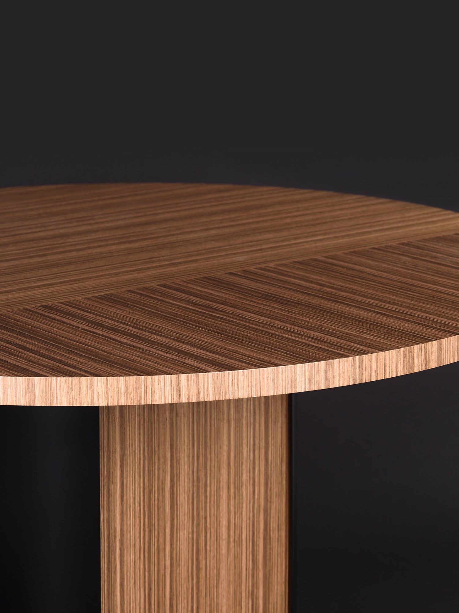 COVER ROUND table By Woo design Dmitry Kozinenko