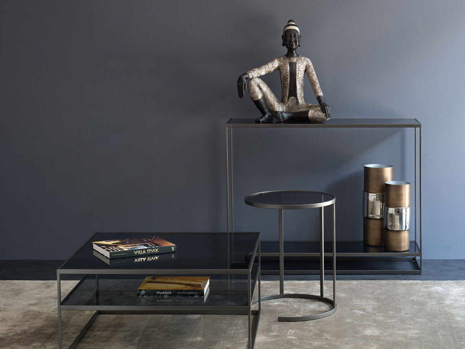 CAMEO Mesa consolas By Christine Kröncke Interior Design