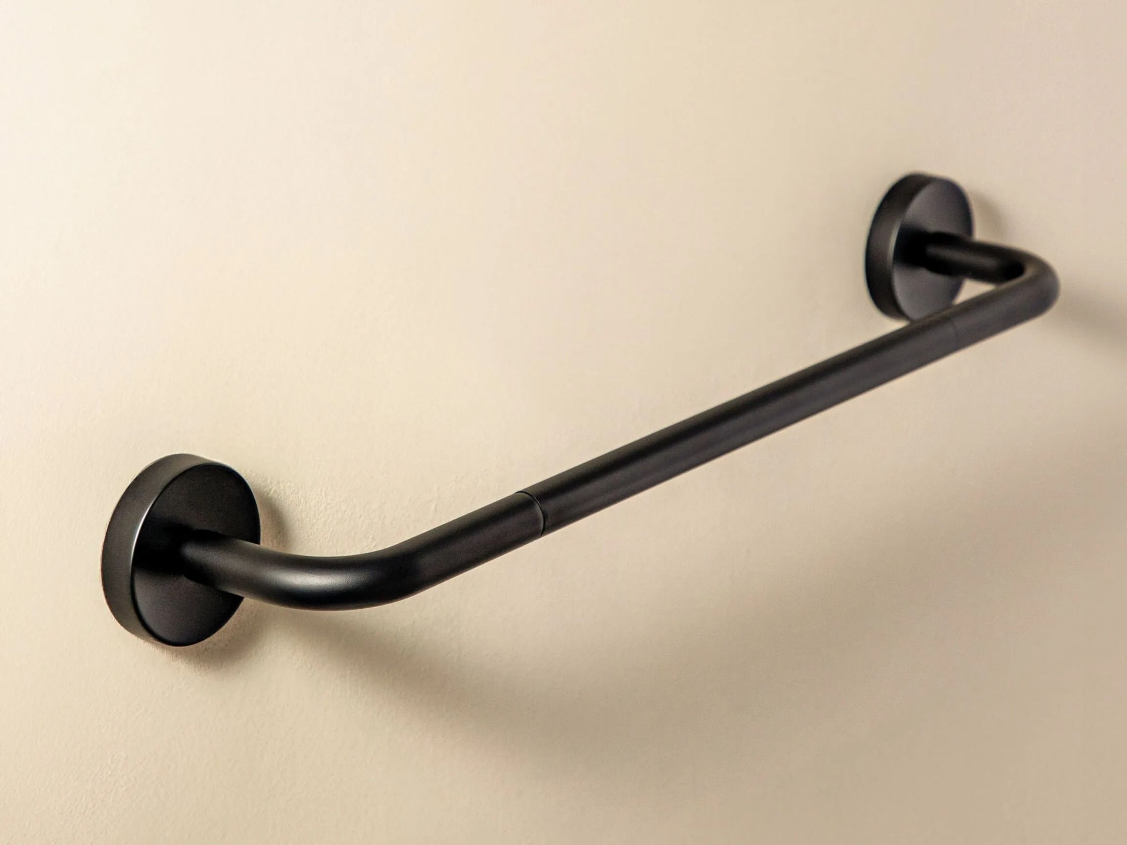 GEYSER by Cosmic - Porta asciugamani a barra in metallo