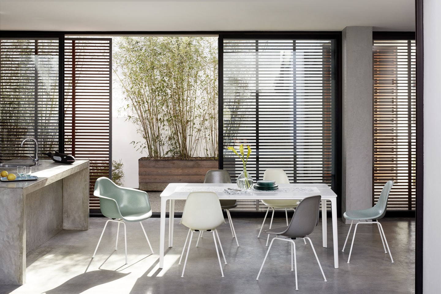 DSX FIBERGLASS CHAIR Glass-fibre chair By Vitra | design Charles & Ray Eames