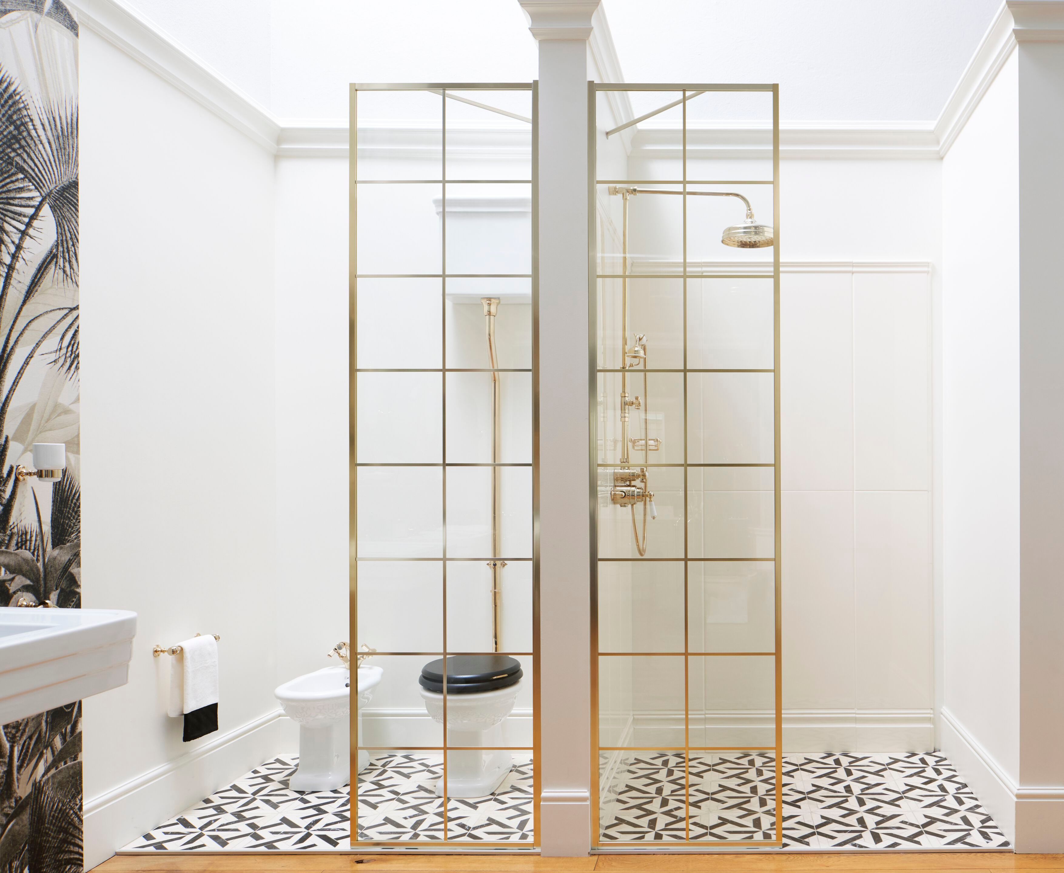 LOFT WALKIN Niche glass Walk in shower By Devon&Devon