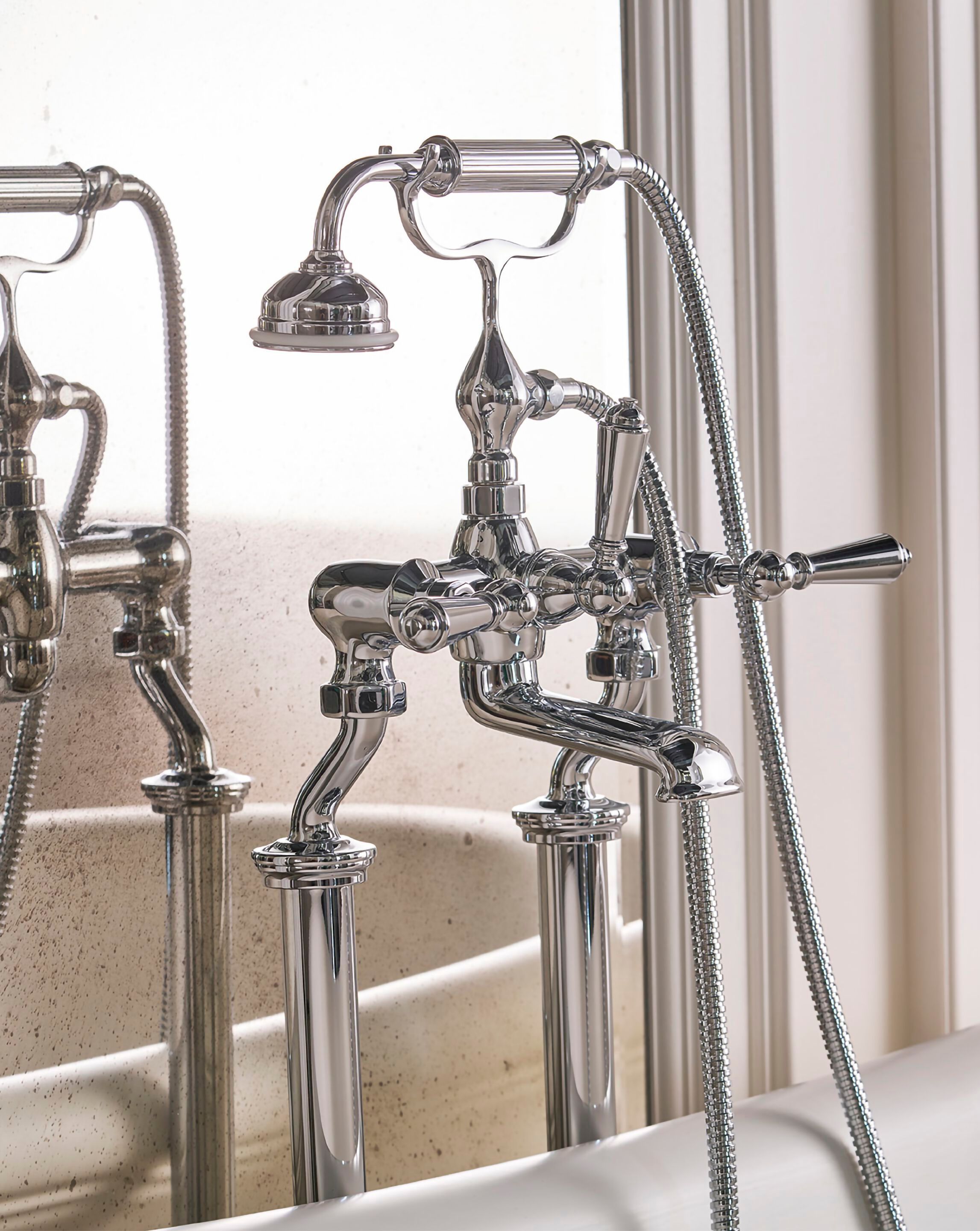 SIGNATURE by Devon&Devon - Rubinetto per vasca da terra con doccetta - 2