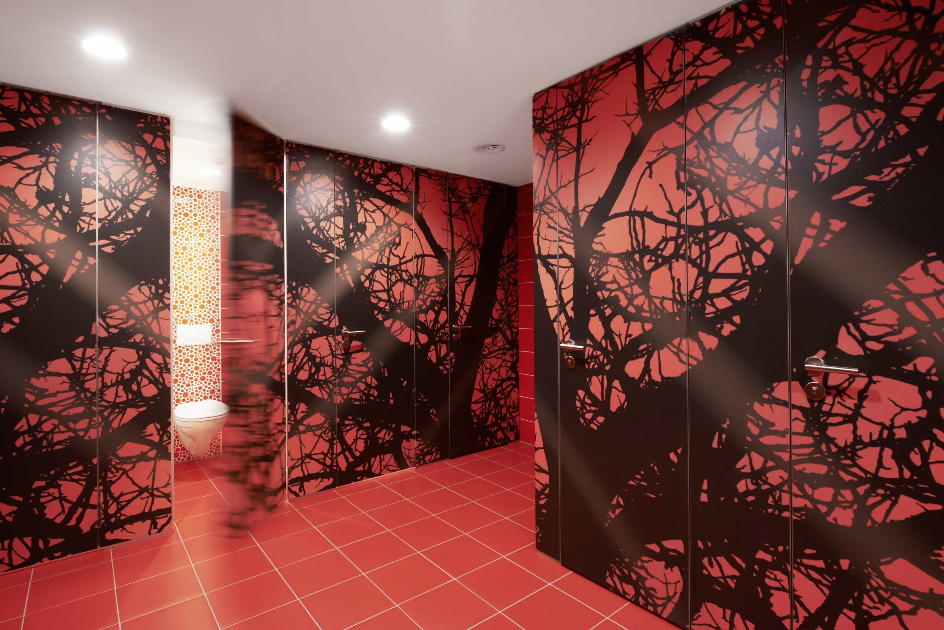 EF-3 HPL toilet partition By Schäfer Trennwandsysteme