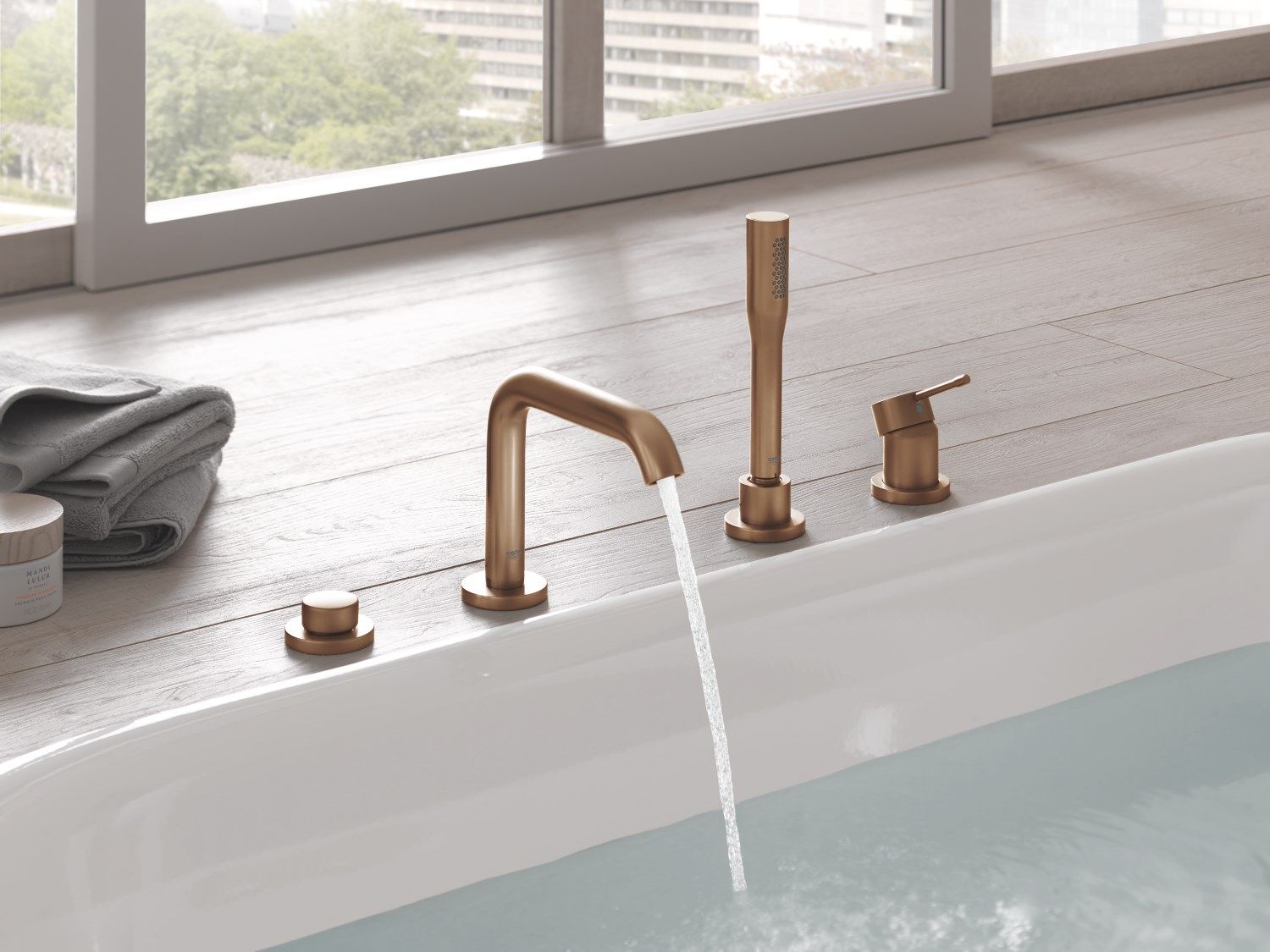 ESSENCE NEW Bathtub set By Grohe