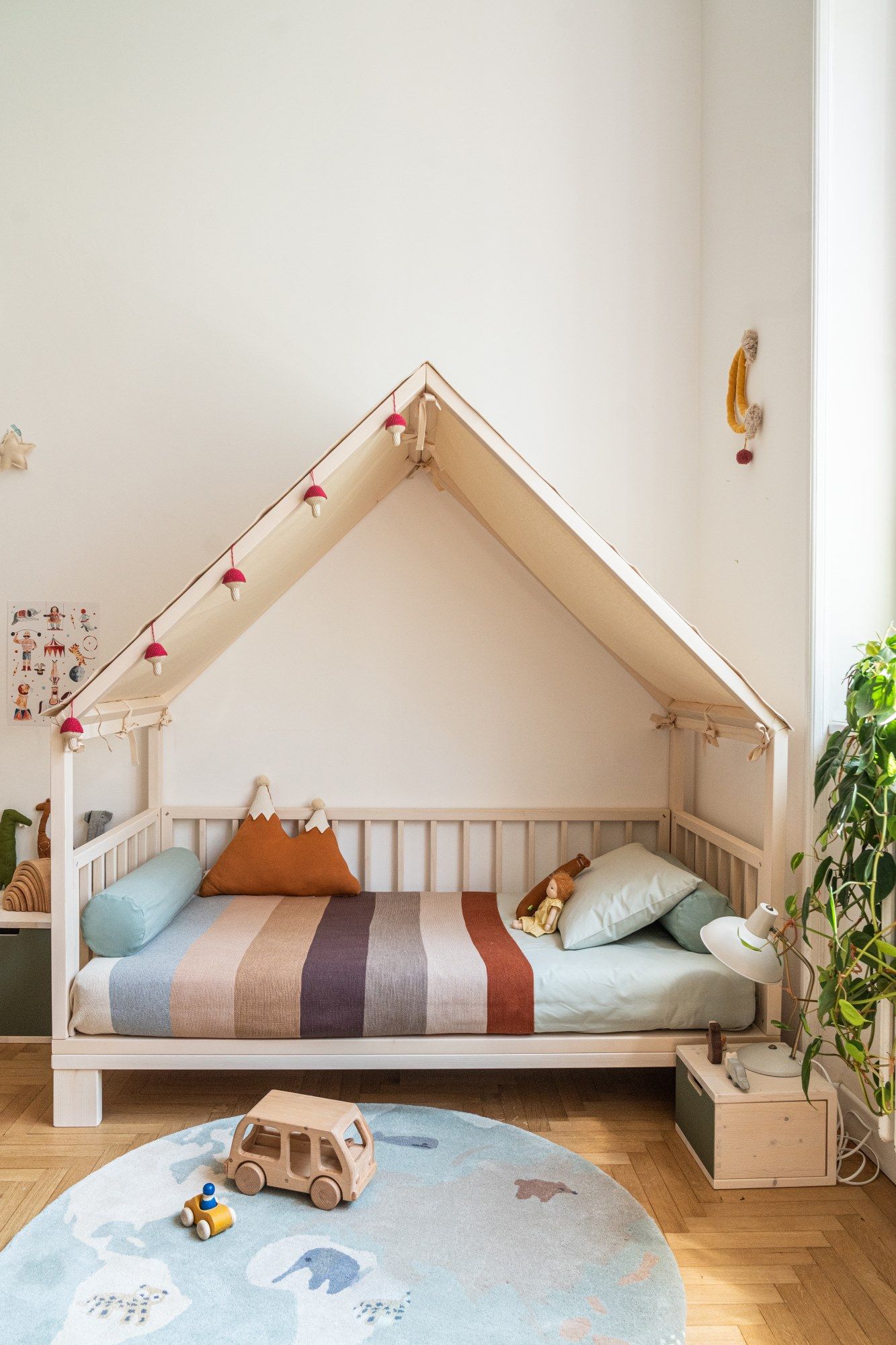 ETTINO Kids canopy bed By Ettomio