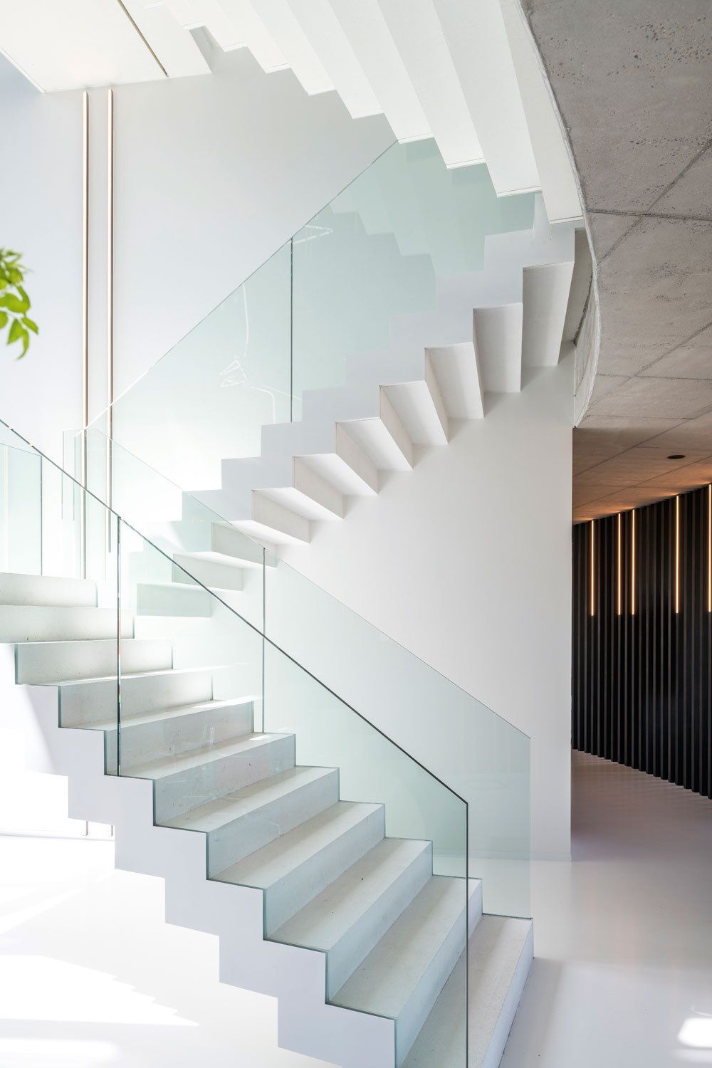 FEMTOLINE 35 FLUSH HE DOWN-UP linear lighting profile By Delta Light