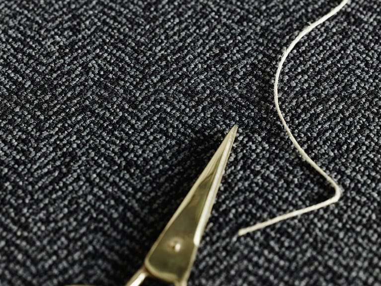 FISHBONE 700 by OBJECT CARPET - Moquette in ECONYL® - 2