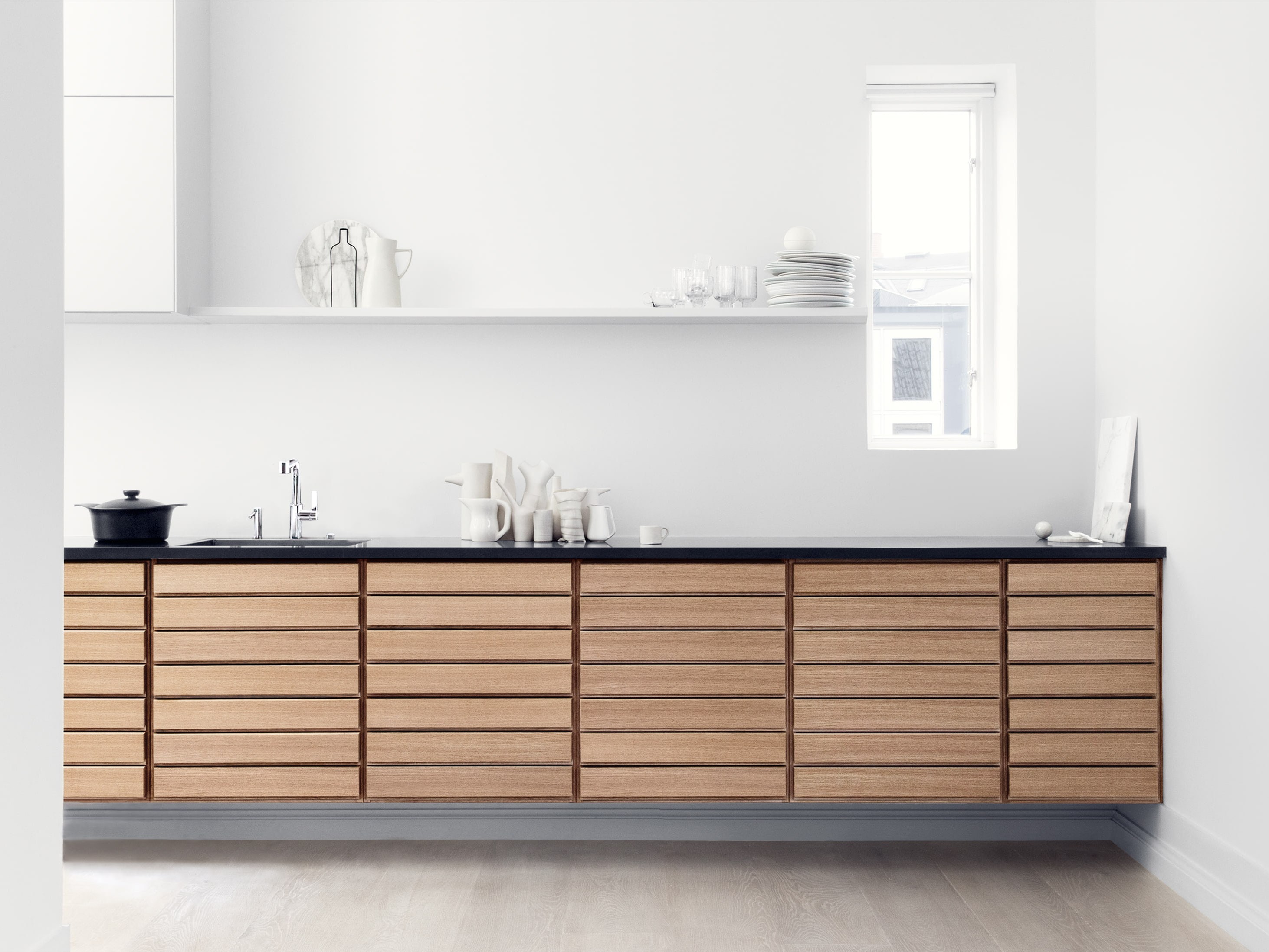 Linear solid wood kitchen FORM 1 - WHITE STAINED OAK By Multiform