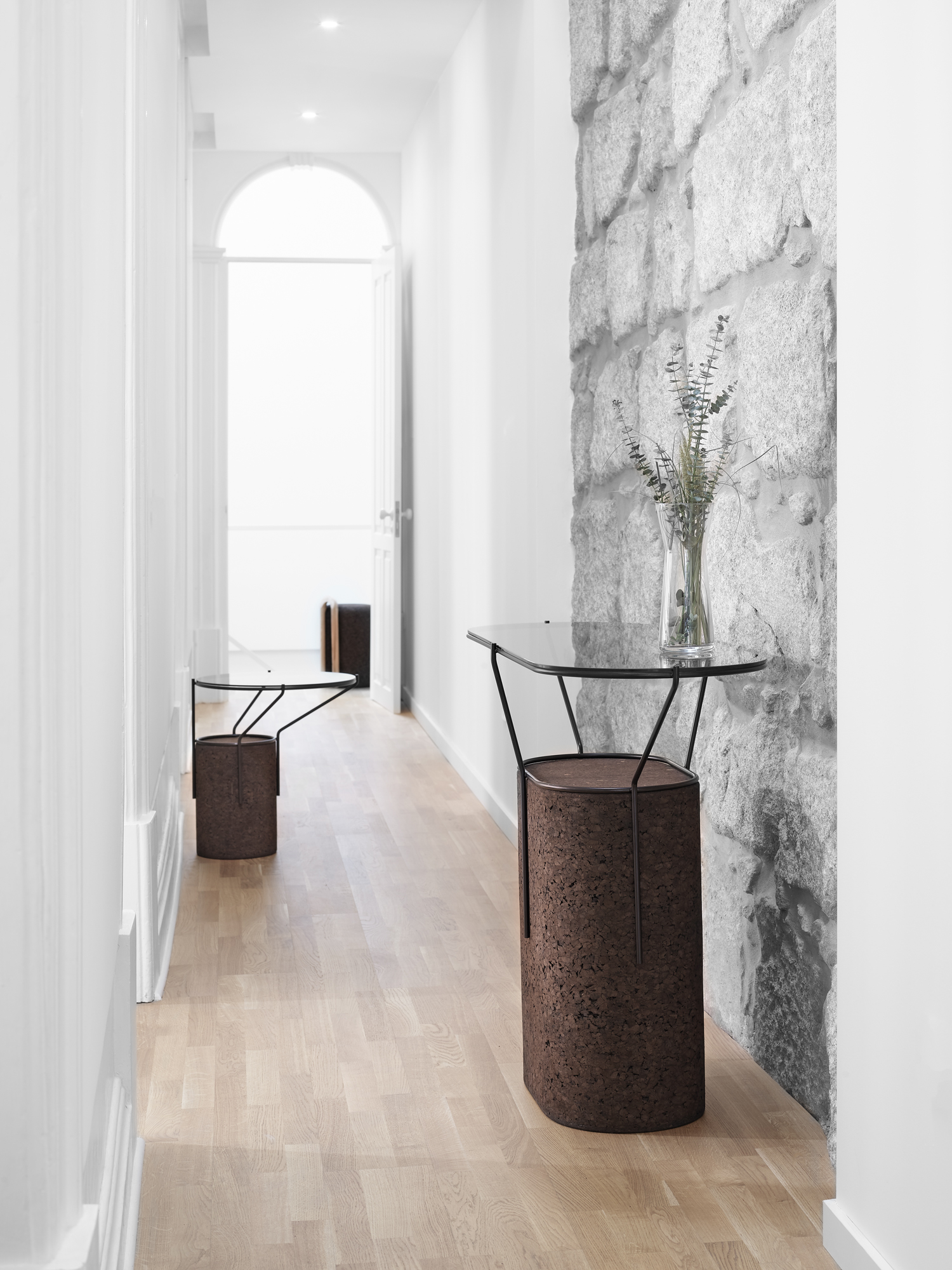 FRAME | Side table By BlackCork design Toni Grilo