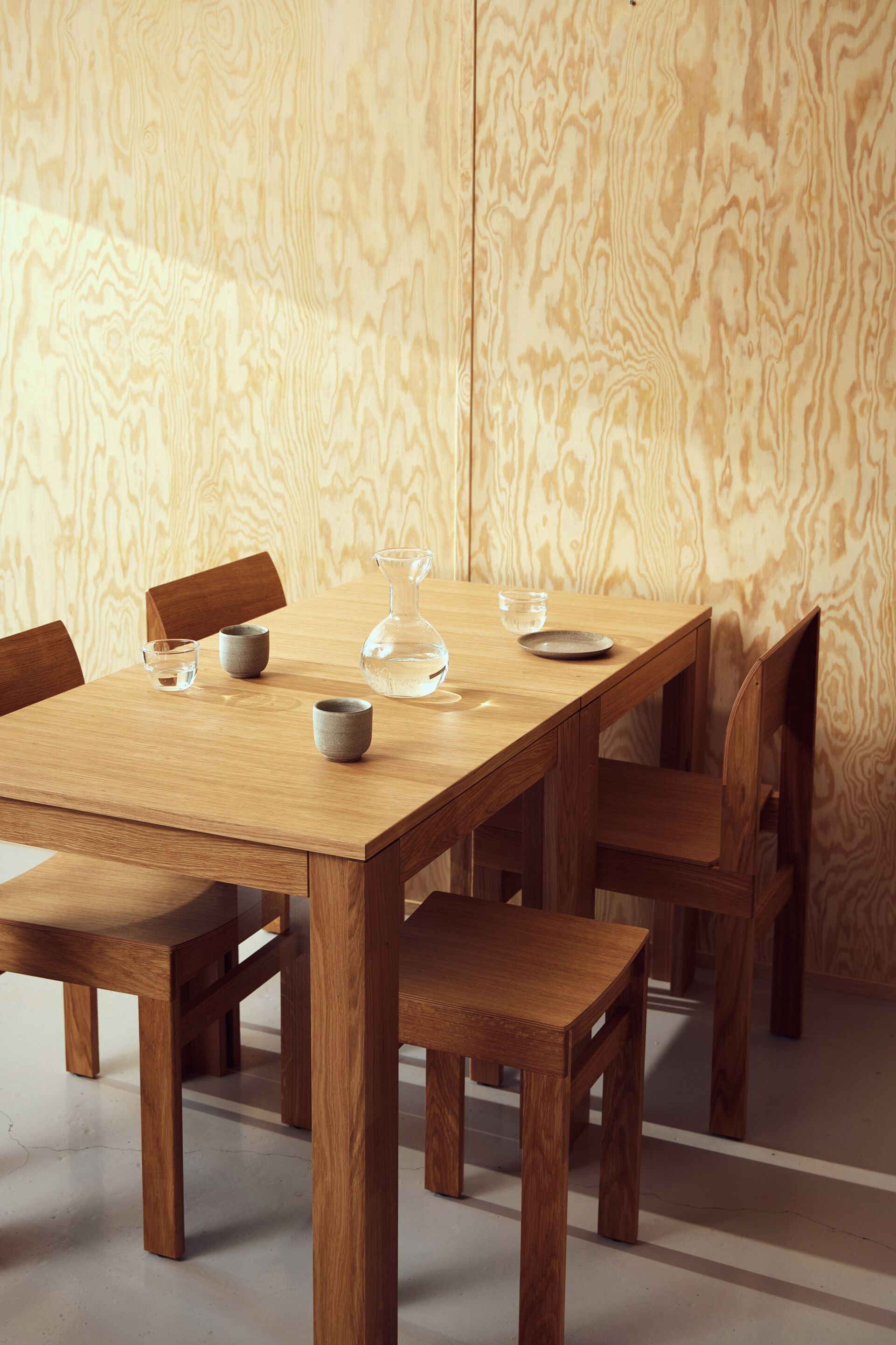 ELEMENT by Form & Refine - Tavolo quadrato in rovere - 7