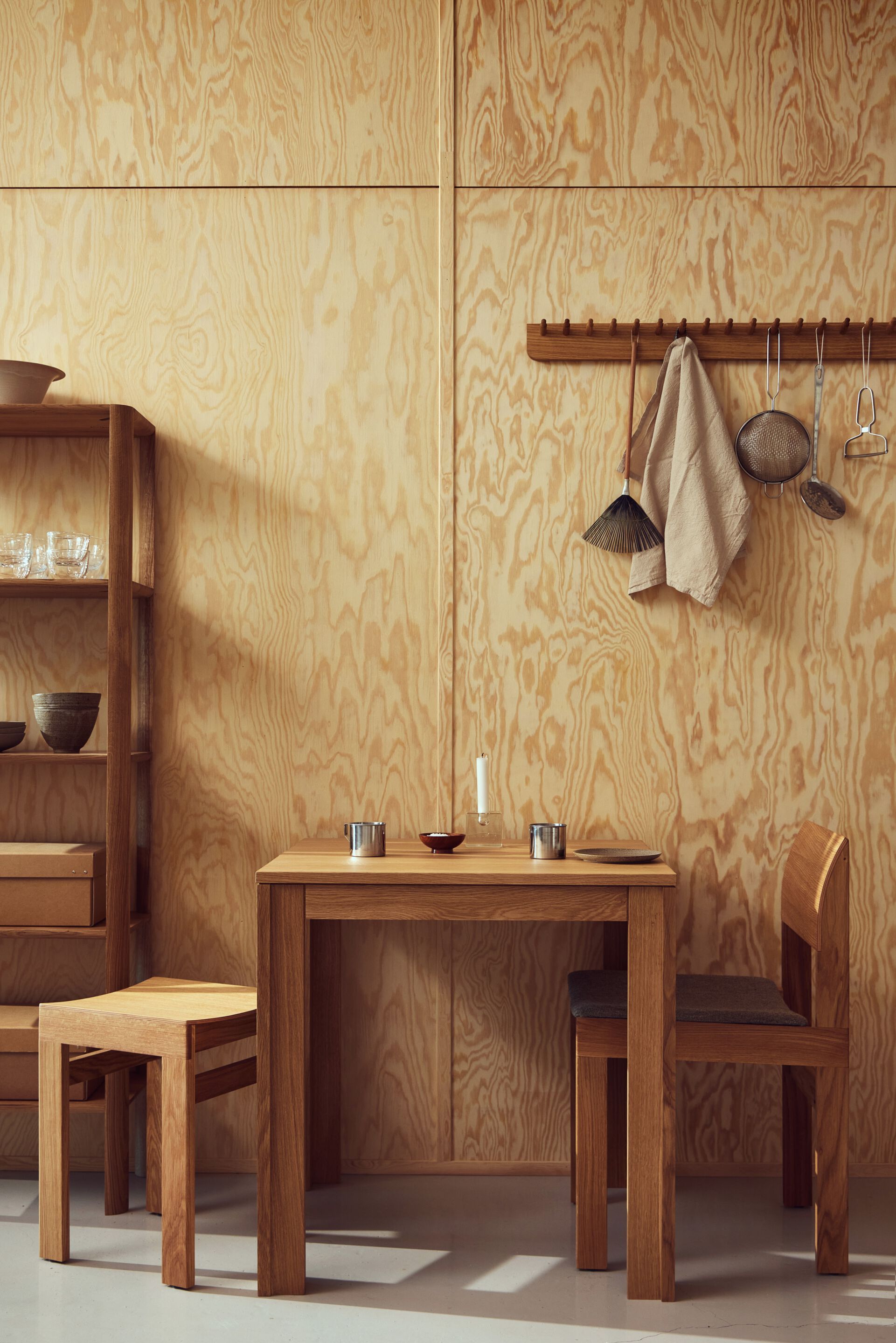 ELEMENT by Form & Refine - Tavolo quadrato in rovere - 6