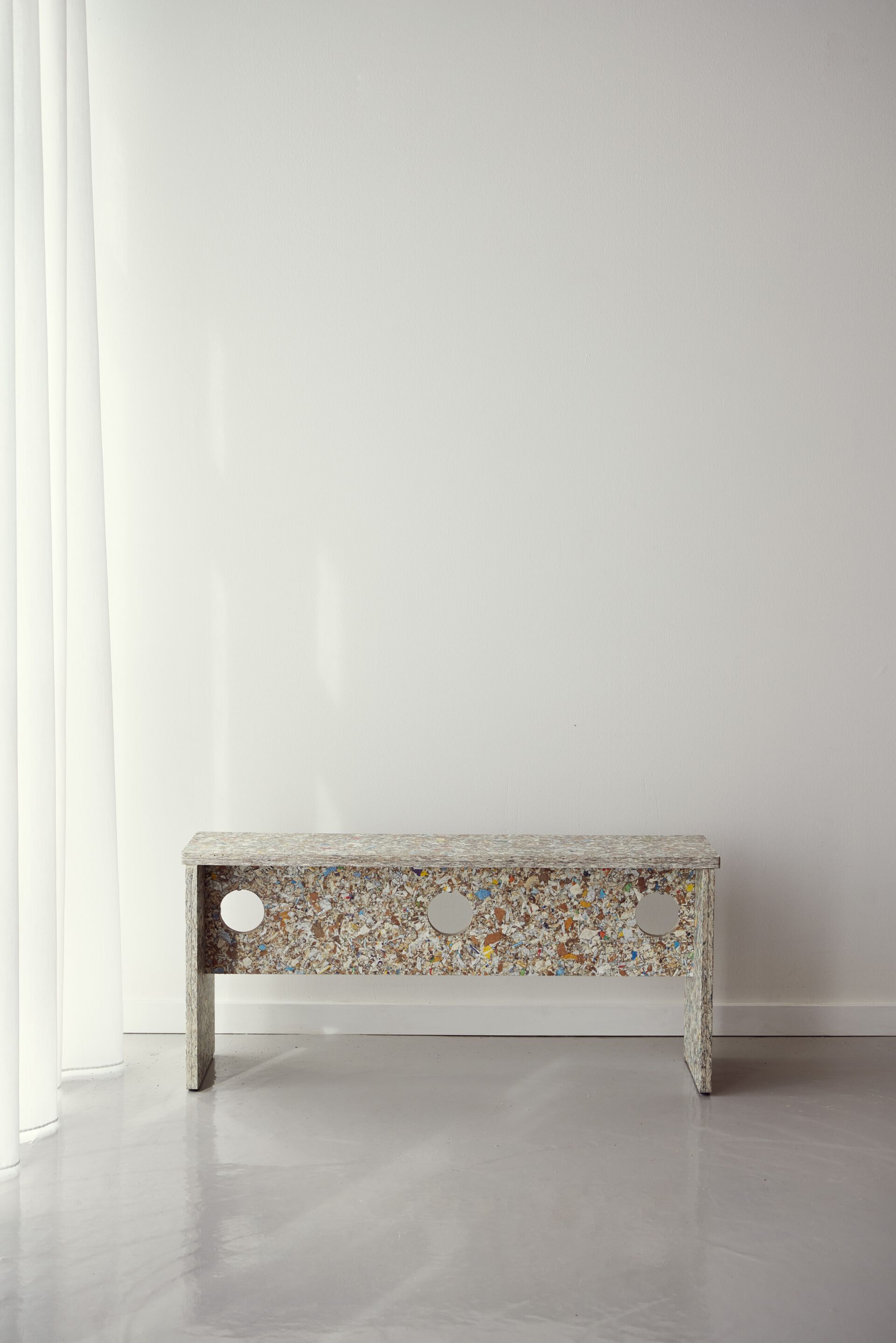 REMAKE by Form & Refine - Panca in materiale riciclato - 3