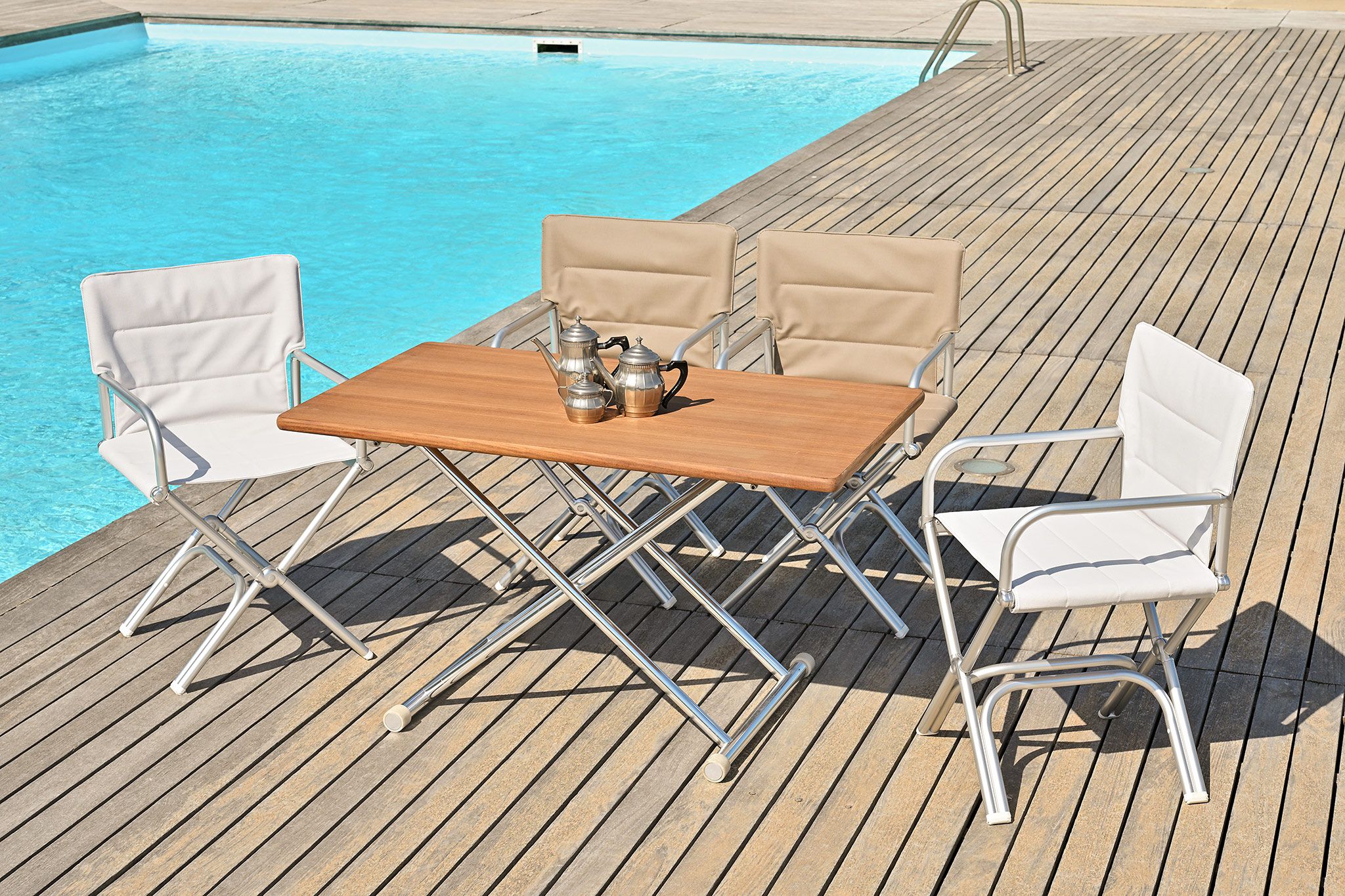 FORMA MARINE Fauteuil Bateau Pliant M100PW – Aluminium, Textilène Blanc, Accoudoirs Teck, Dossier Haut, Résistant à L’eau – Fabriqué En Grèce