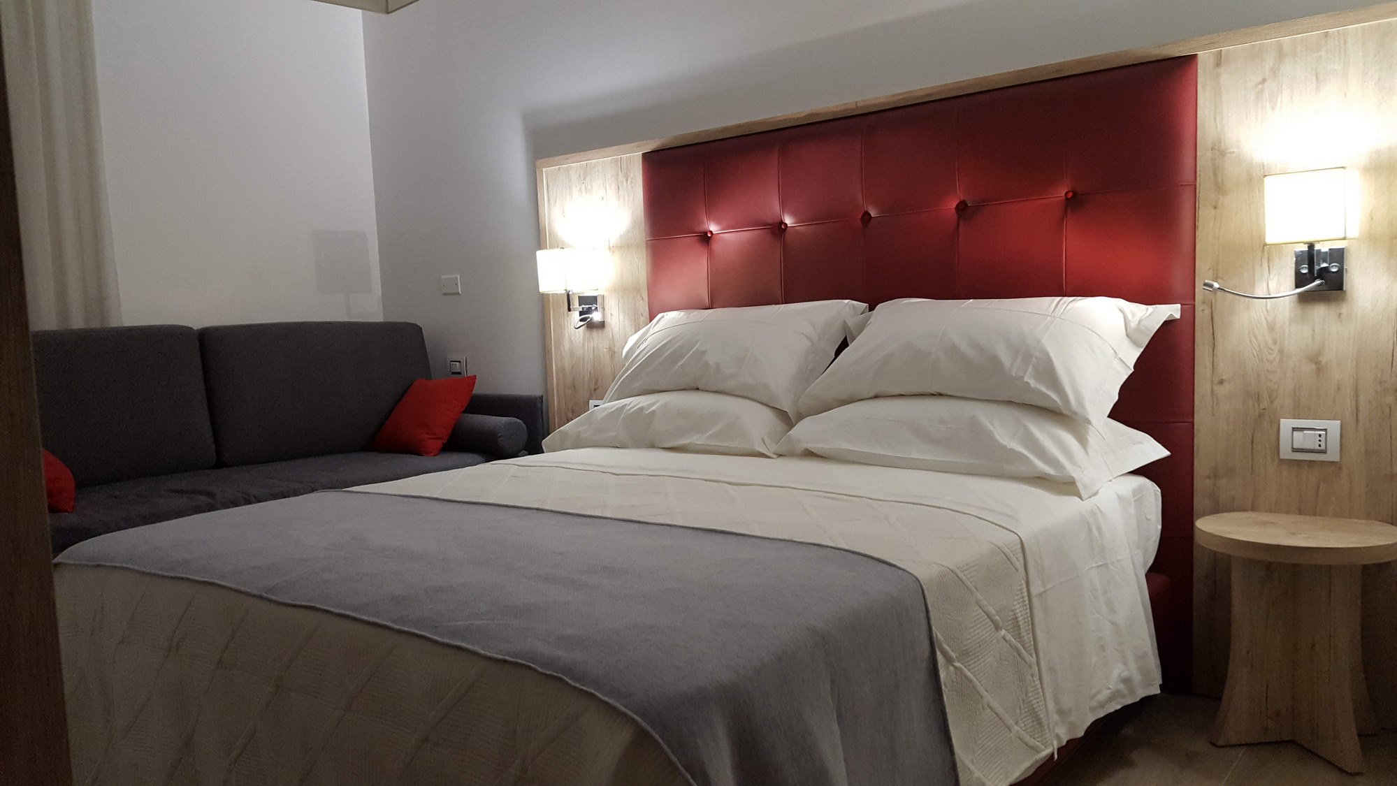 Hotel bedroom Furniture for hotel By Mobilspazio