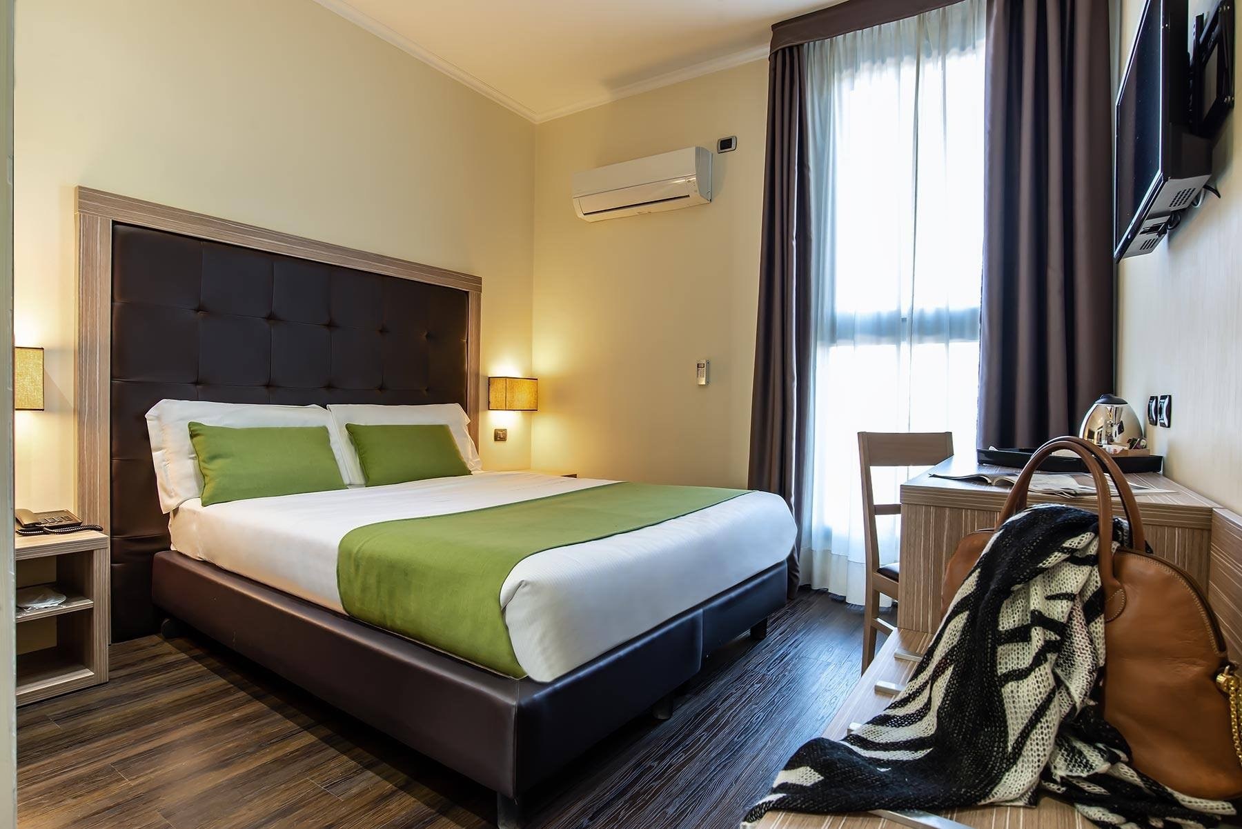 Hotel bedroom Furniture for hotel By Mobilspazio