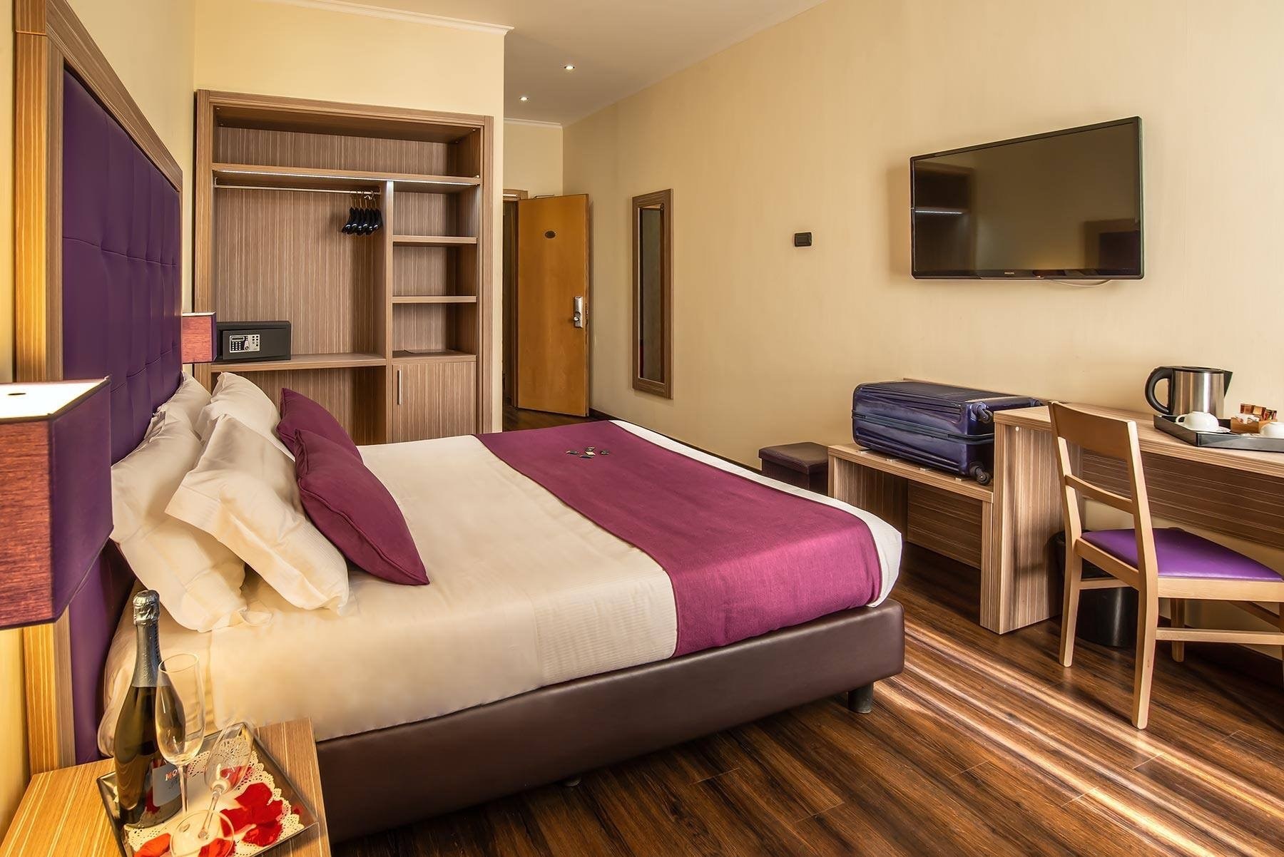 Hotel bedroom Furniture for hotel By Mobilspazio