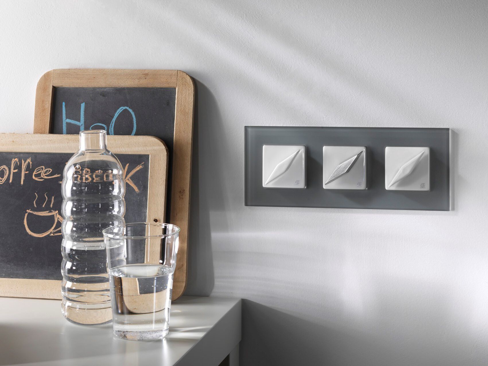 ARREDA QUADRATA by GI Gambarelli - Serie civile in porcellana