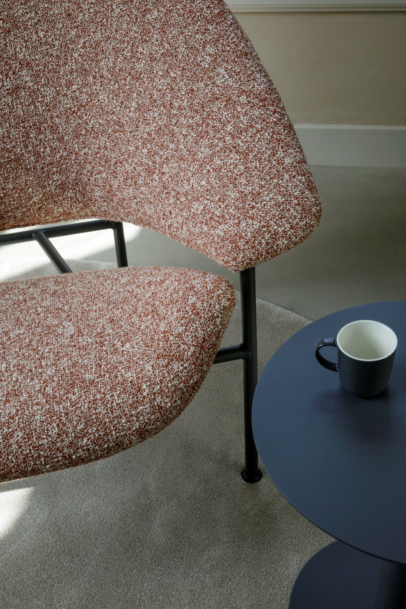 GLIDER Fabric armchair By Artifort