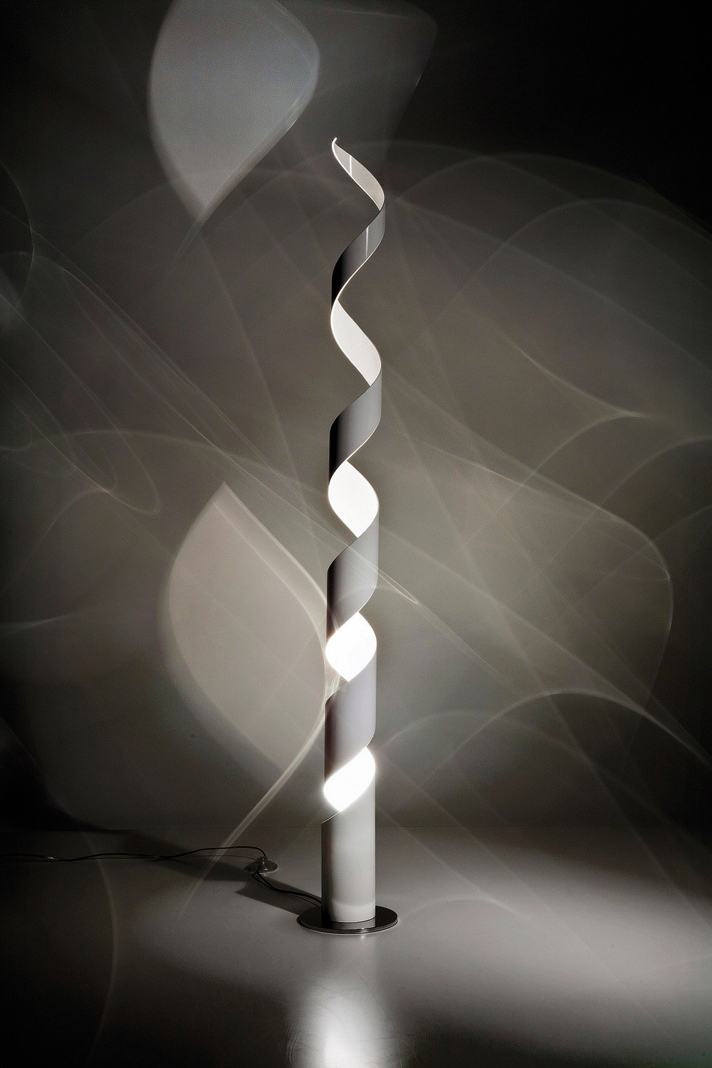 Indirect light PVC floor lamp HELIX WHITE By KARE Design