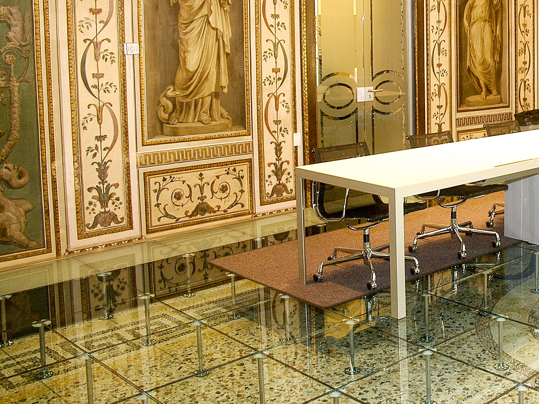 GLASS Glass panels for raised flooring By NESITE - Raised Floor Glass Partitions For Home Livings